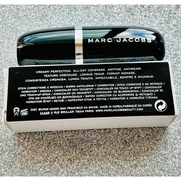 Marc Jacobs Beauty Accomplice Deep 59 Concealer & Touch-Up Stick Red Undertones - Picture 5 of 6